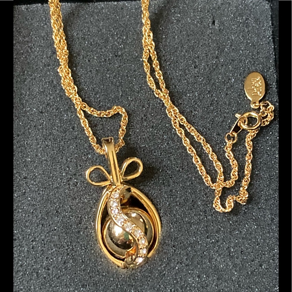 🎄Joan Rivers Gold Plated Crystal Egg Shaped Pendant Necklace NWT! - Picture 7 of 11
